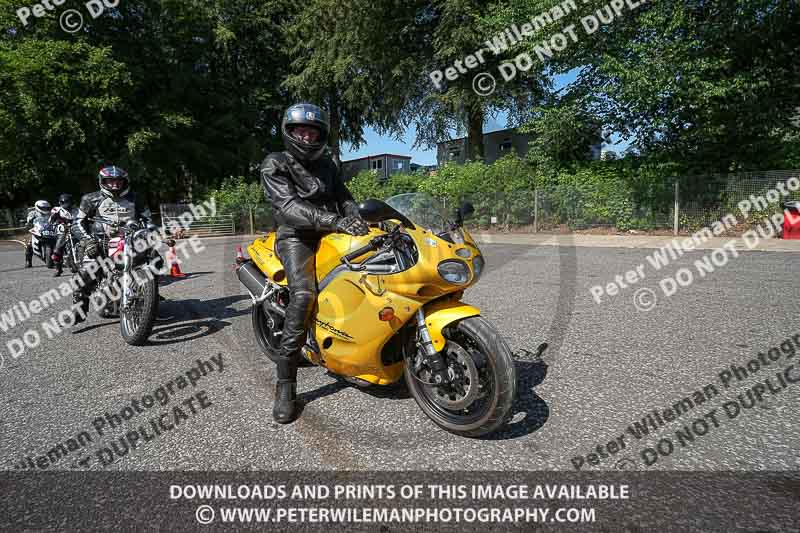 cadwell park;cadwell park photographs;cadwell trackday photographs;enduro digital images;event digital images;eventdigitalimages;peter wileman photography;racing digital images;trackday digital images;trackday photos
